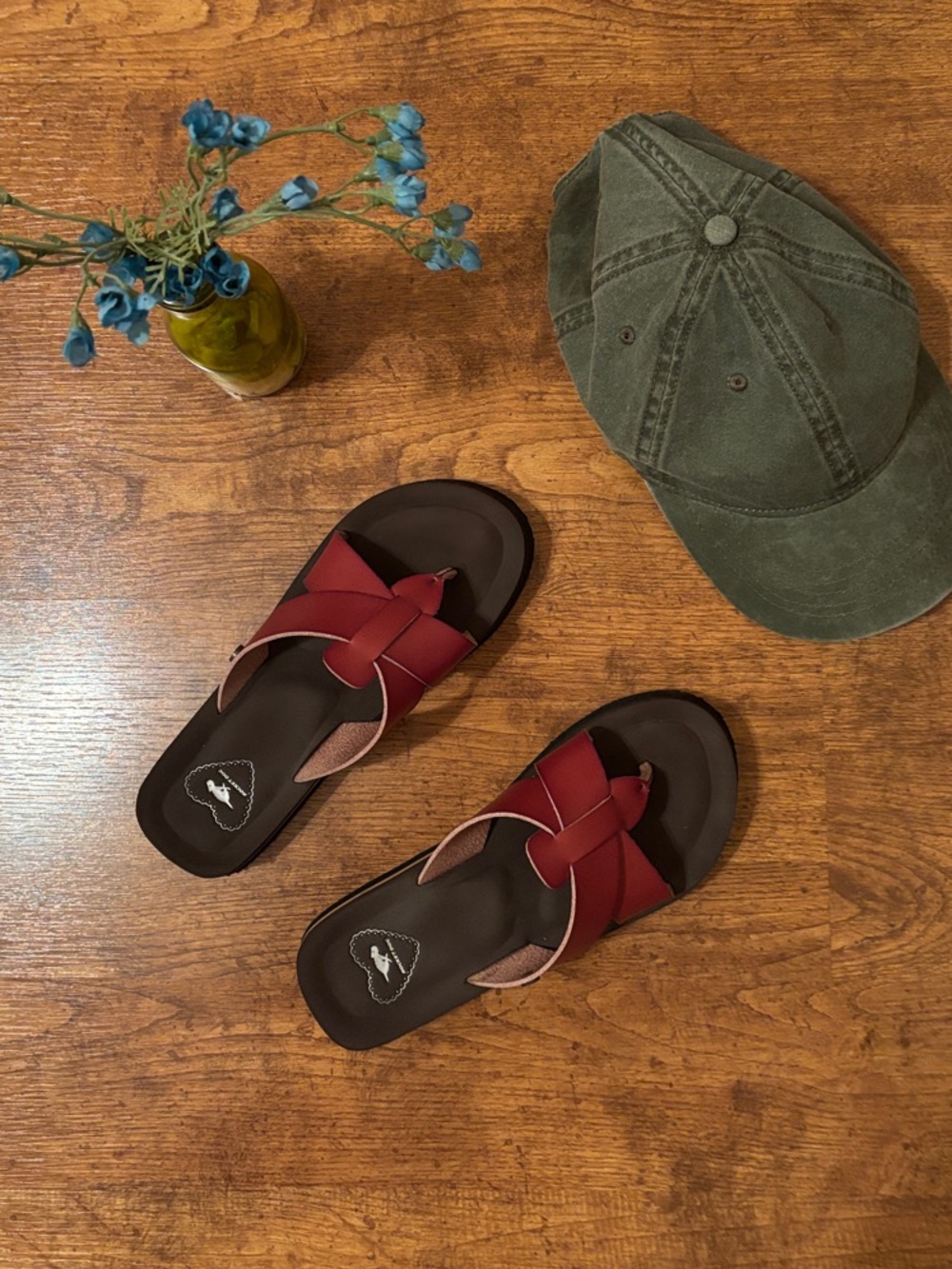 Rocket Dog brown leather slides